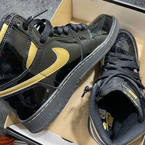Air Jordan retro high black/metallic gold
